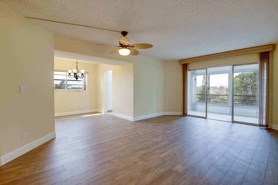 Недавно продано: $135,000 (2 спален, 2 ванн, 1130 Квадратных фут)