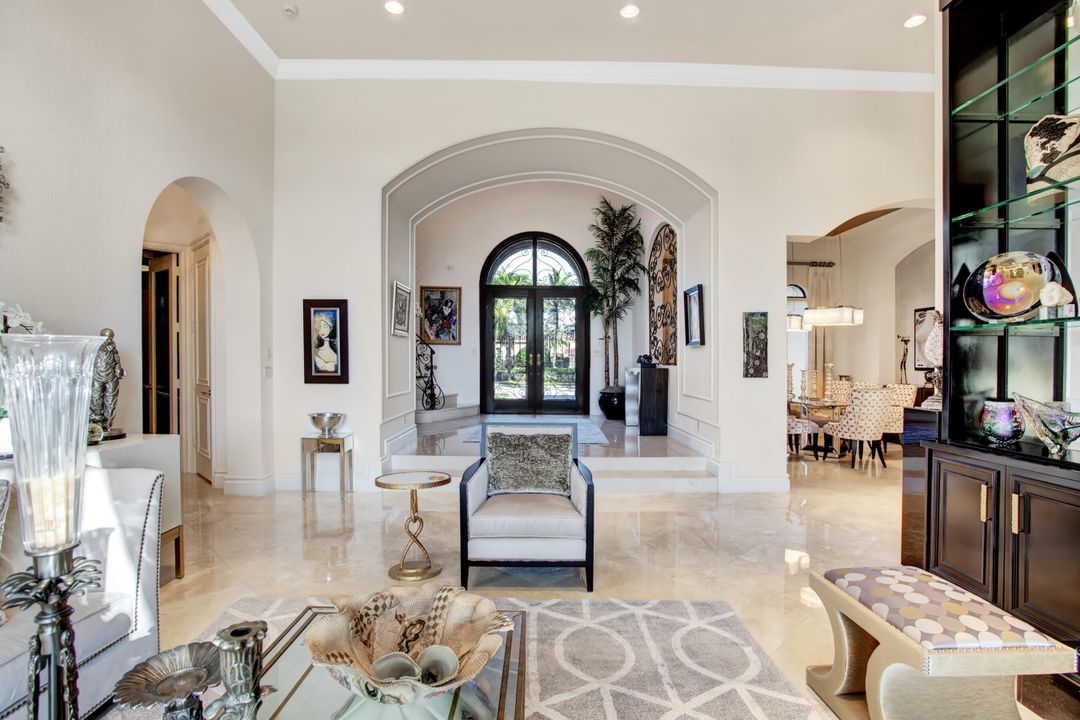 Recently Sold: $2,100,000 (5 beds, 5 baths, 5546 Square Feet)