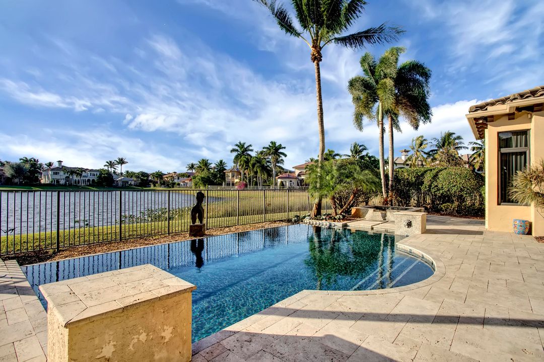 Recently Sold: $2,100,000 (5 beds, 5 baths, 5546 Square Feet)