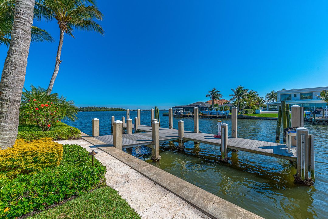 Recently Sold: $2,100,000 (3 beds, 3 baths, 3127 Square Feet)