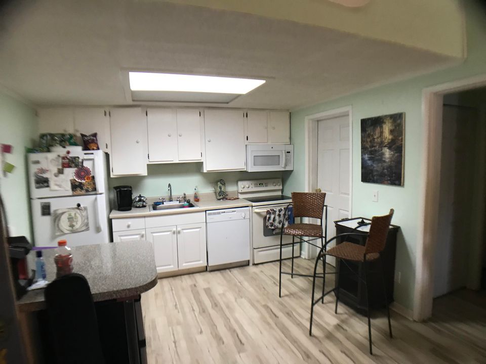 Recently Sold: $72,900 (1 beds, 1 baths, 550 Square Feet)