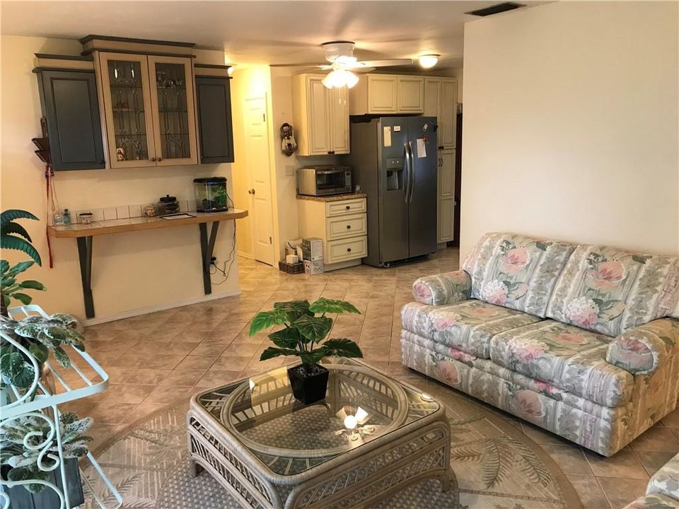 Recently Sold: $275,000 (3 beds, 2 baths, 2046 Square Feet)