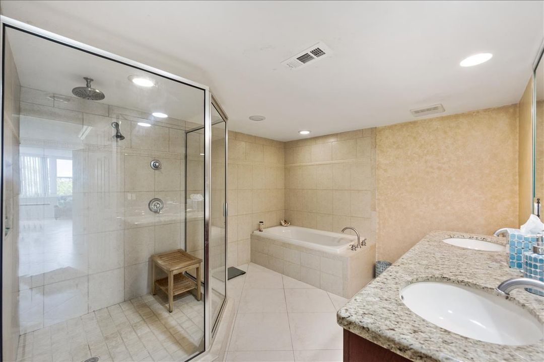 最近租的: $3,500 (2 贝兹, 2 浴室, 1592 平方英尺)
