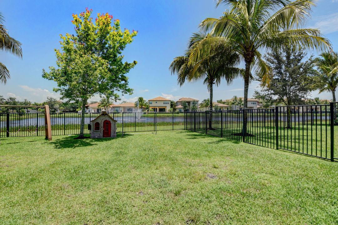 Recently Sold: $1,000,000 (4 beds, 4 baths, 3537 Square Feet)