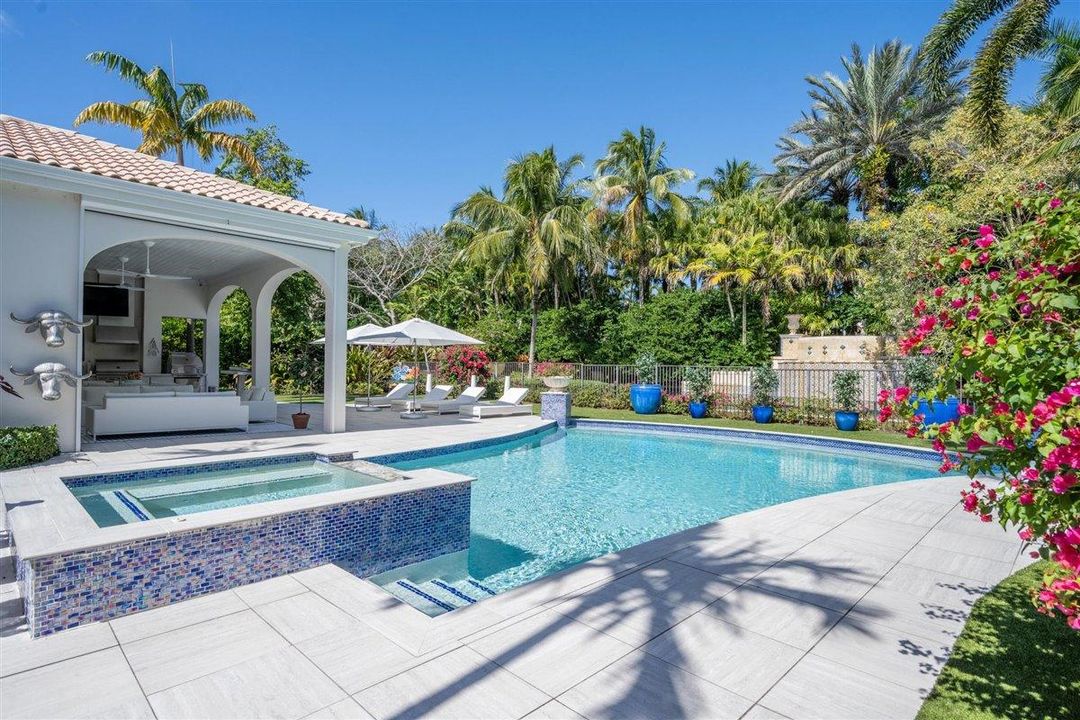 Recently Sold: $3,695,000 (4 beds, 4 baths, 4901 Square Feet)