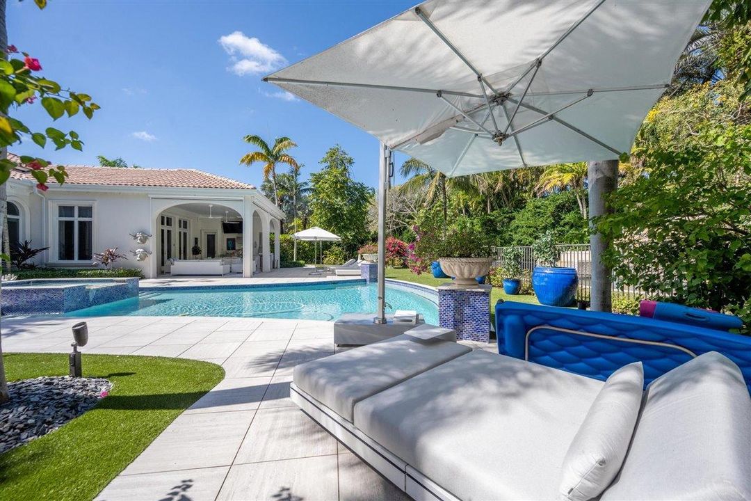 Recently Sold: $3,695,000 (4 beds, 4 baths, 4901 Square Feet)