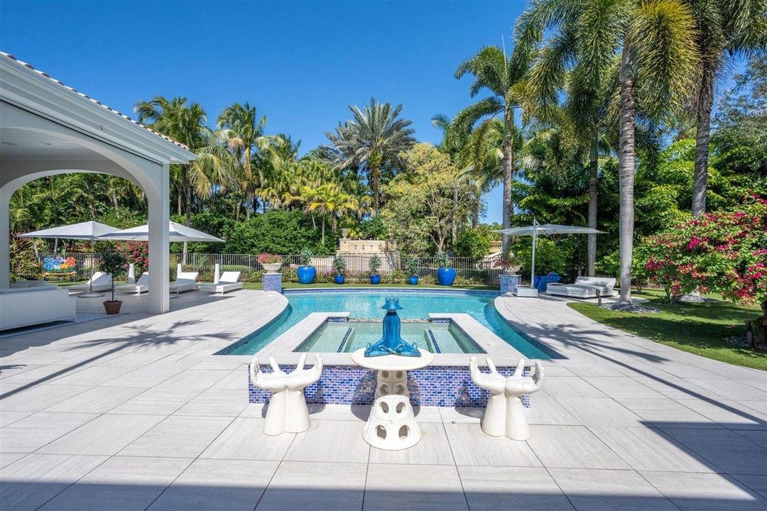 Recently Sold: $3,695,000 (4 beds, 4 baths, 4901 Square Feet)