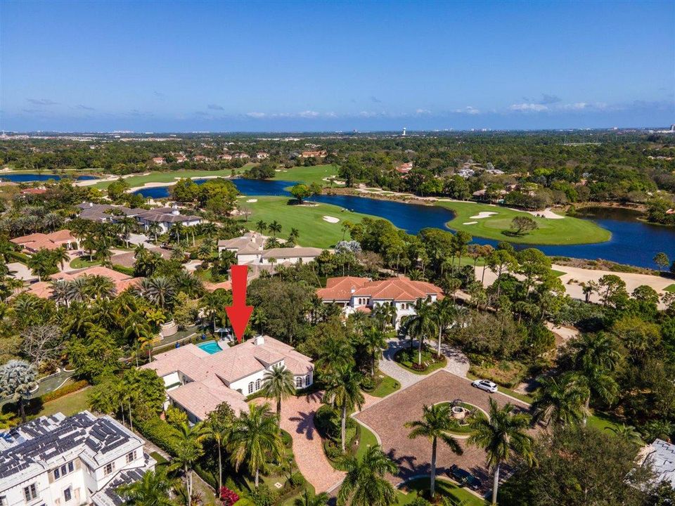 Recently Sold: $3,695,000 (4 beds, 4 baths, 4901 Square Feet)