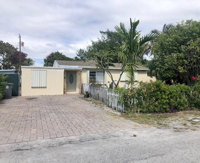 Недавно продано: $275,000 (4 спален, 3 ванн, 1608 Квадратных фут)