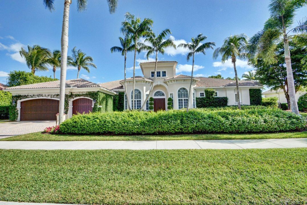 Recently Sold: $2,795,000 (5 beds, 5 baths, 4375 Square Feet)