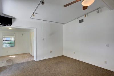 Active With Contract: $139,000 (2 beds, 1 baths, 960 Square Feet)