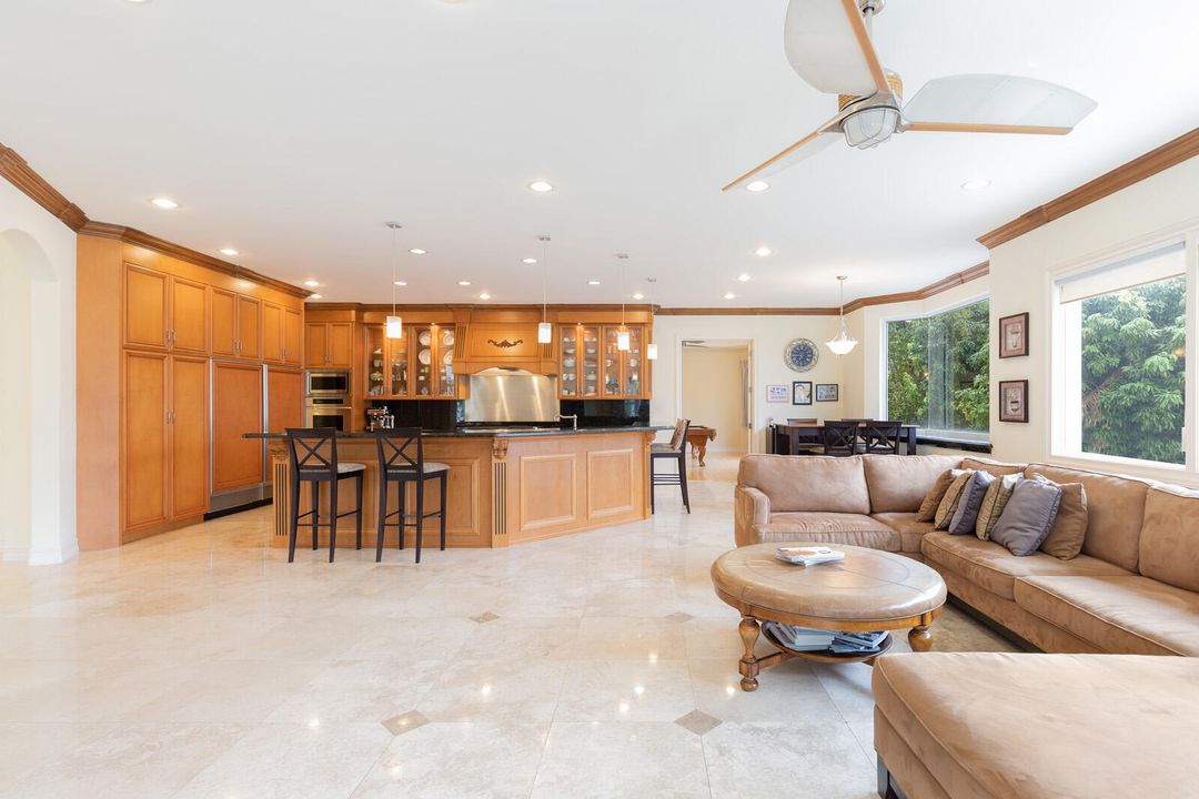 Recently Sold: $3,699,000 (5 beds, 5 baths, 6871 Square Feet)