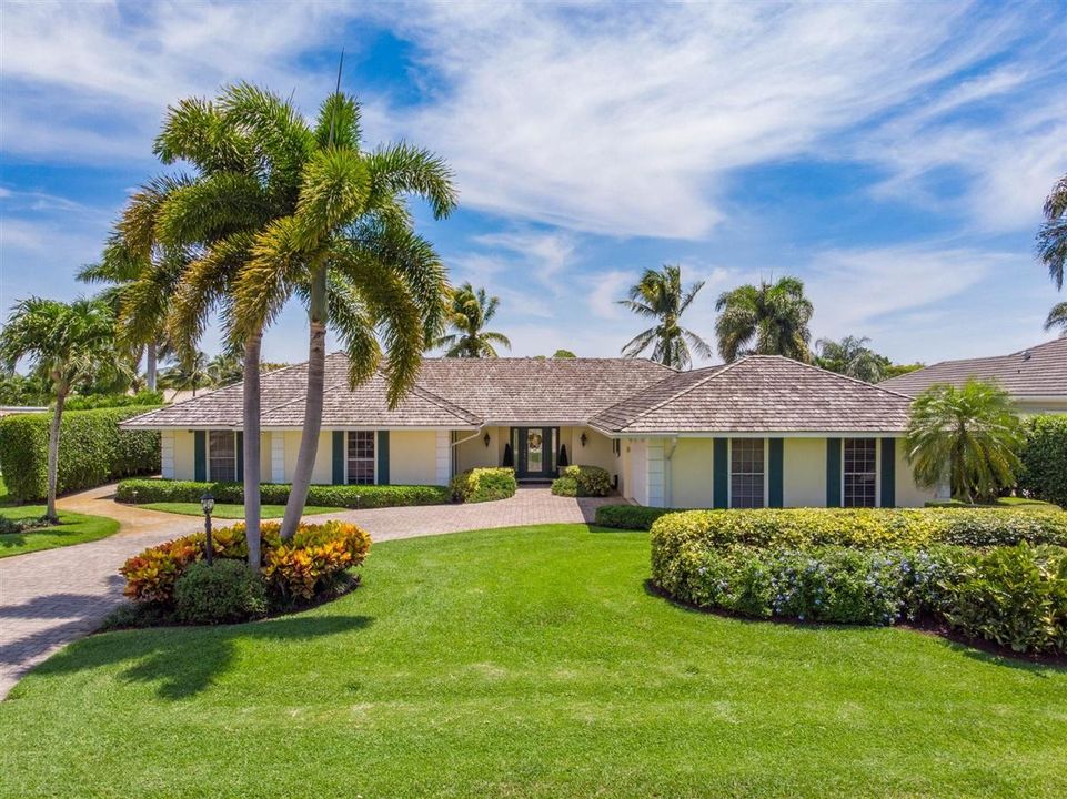 Recently Sold: $725,000 (3 beds, 3 baths, 3194 Square Feet)