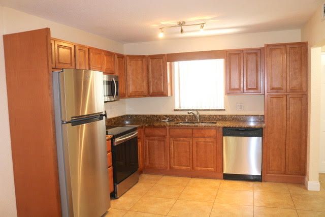 Recently Sold: $99,900 (2 beds, 2 baths, 932 Square Feet)