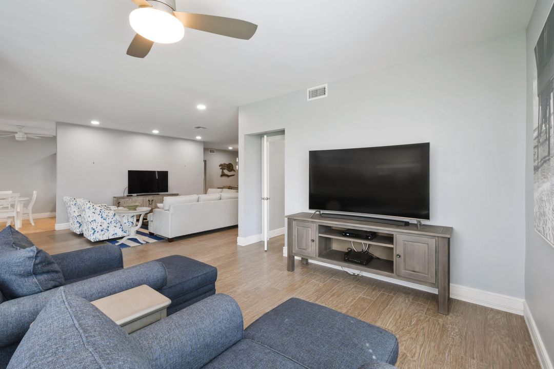 Recently Sold: $765,000 (2 beds, 2 baths, 2160 Square Feet)