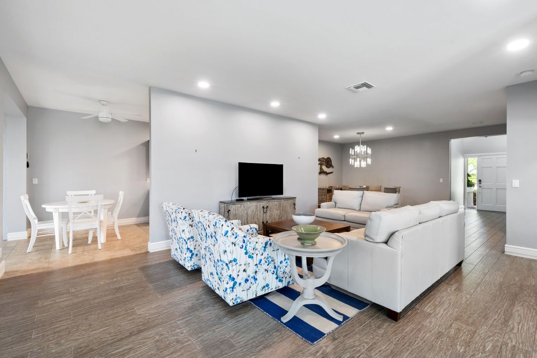 Recently Sold: $765,000 (2 beds, 2 baths, 2160 Square Feet)