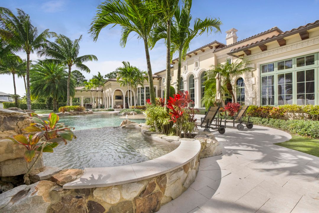 Recently Sold: $11,900,000 (5 beds, 6 baths, 11347 Square Feet)