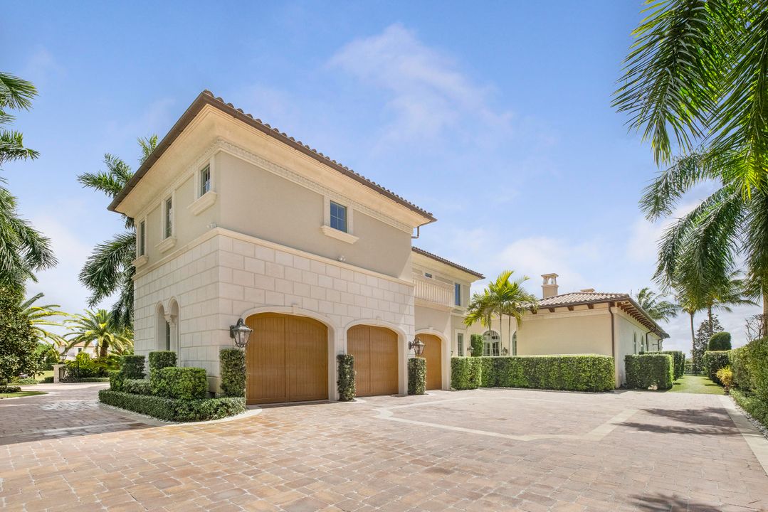 Recently Sold: $11,900,000 (5 beds, 6 baths, 11347 Square Feet)