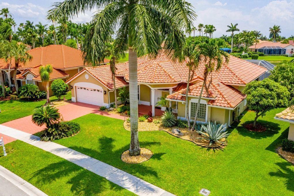 Recently Rented: $6,000 (4 beds, 3 baths, 2660 Square Feet)