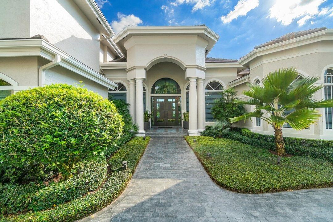 Recently Sold: $4,250,000 (6 beds, 6 baths, 5450 Square Feet)