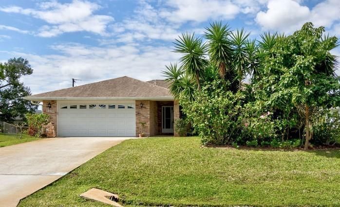 Recently Sold: $277,000 (3 beds, 2 baths, 2017 Square Feet)