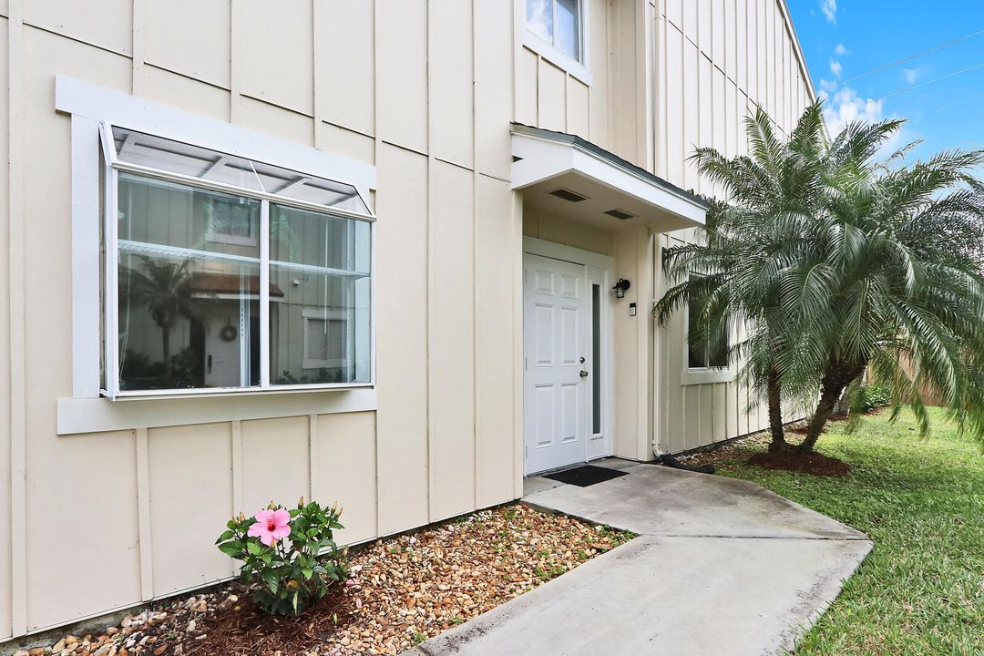 Recently Sold: $258,000 (2 beds, 2 baths, 1254 Square Feet)