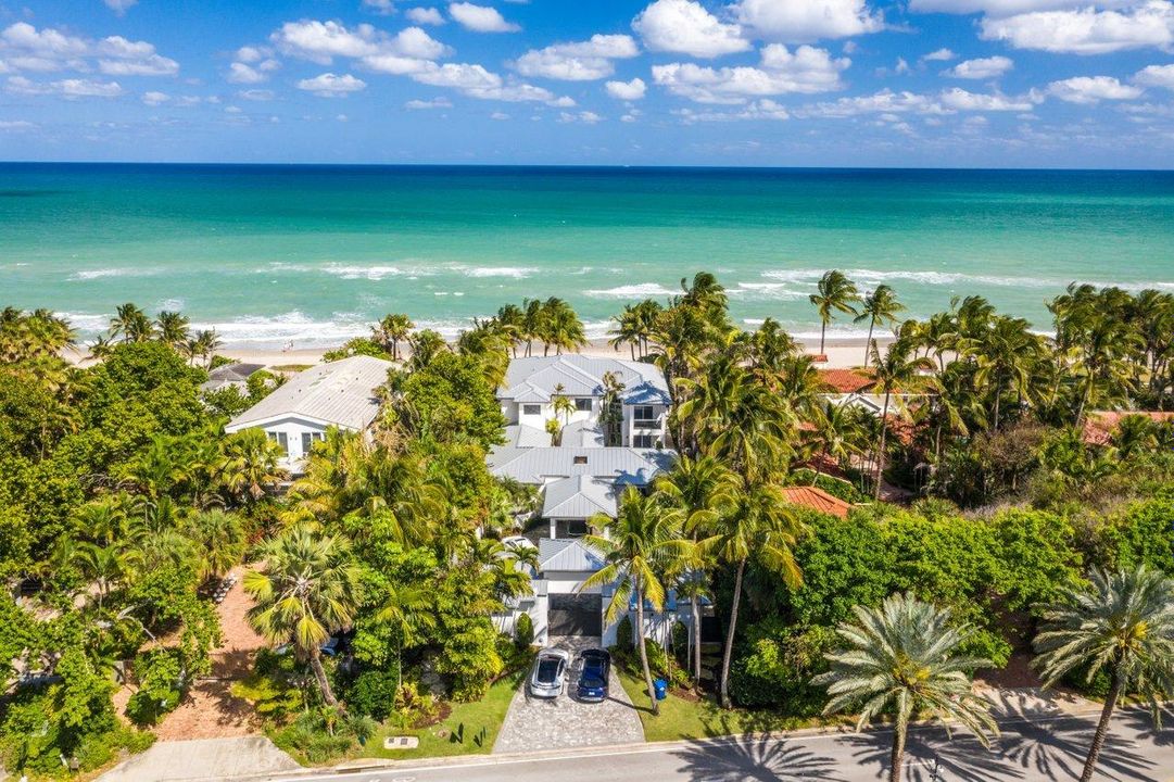 Recently Sold: $19,995,000 (7 beds, 8 baths, 7159 Square Feet)