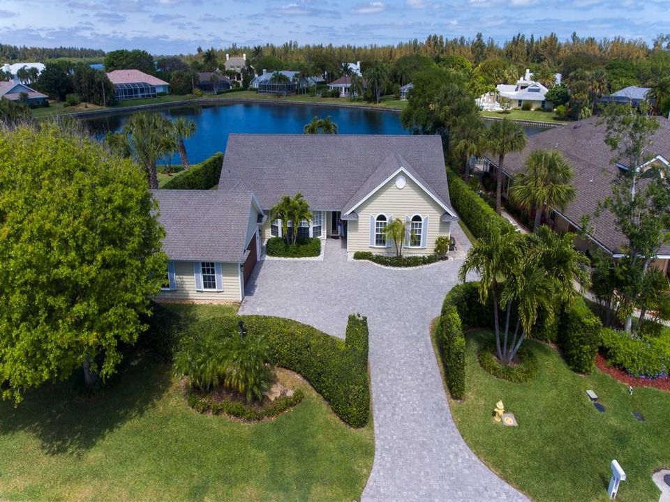 Recently Sold: $739,900 (3 beds, 2 baths, 2429 Square Feet)