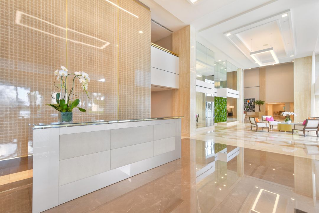 Recently Sold: $1,200,000 (2 beds, 2 baths, 1927 Square Feet)