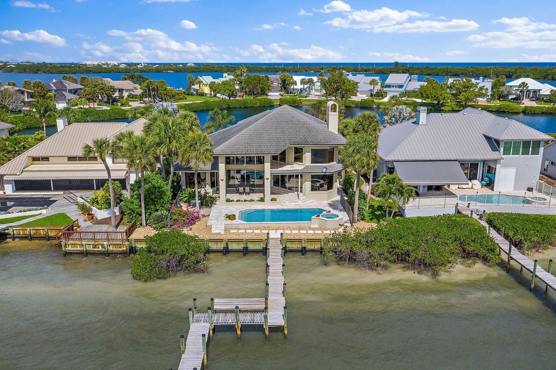 Recently Sold: $2,100,000 (3 beds, 3 baths, 3796 Square Feet)