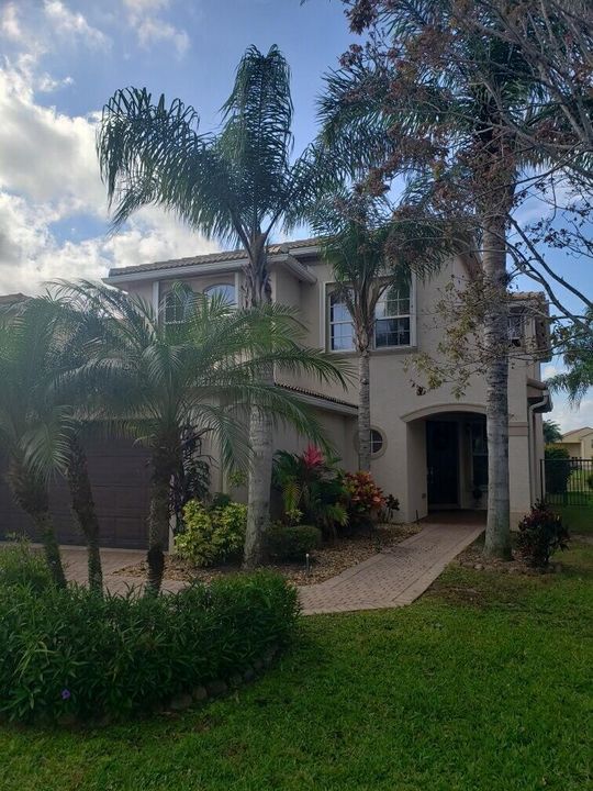 Recently Sold: $625,000 (5 beds, 3 baths, 2994 Square Feet)