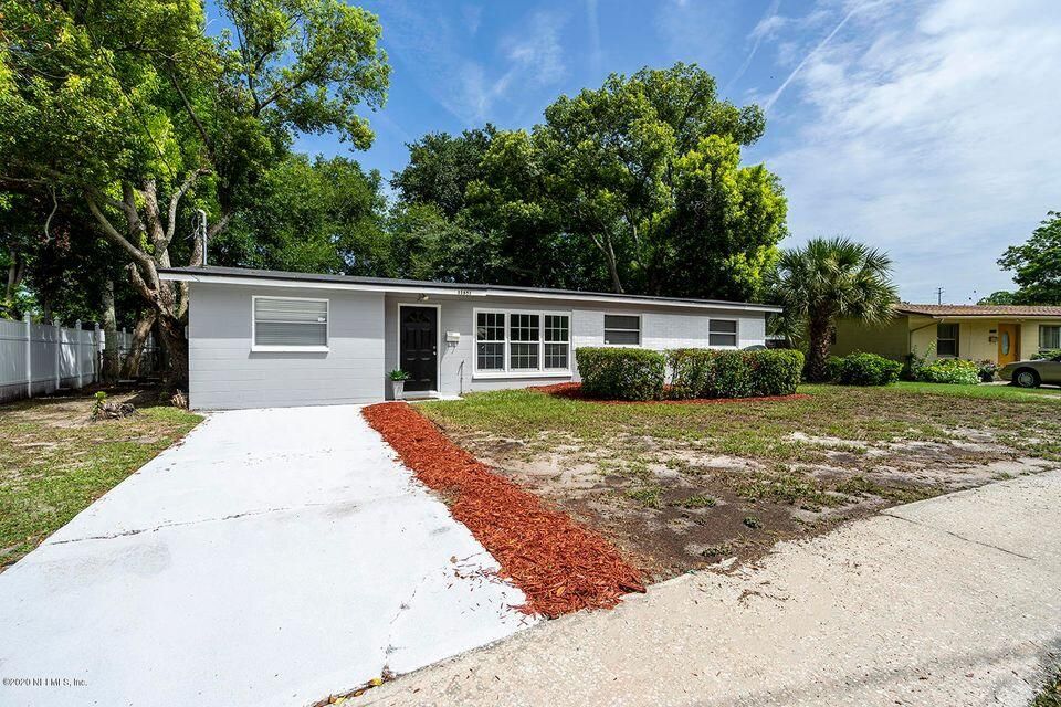 Recently Sold: $209,000 (4 beds, 2 baths, 1386 Square Feet)