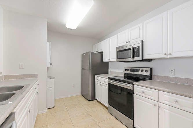 Recently Sold: $210,000 (1 beds, 1 baths, 719 Square Feet)