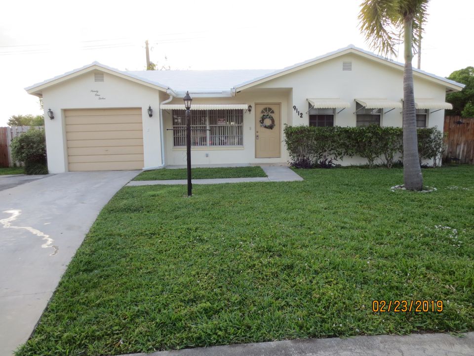 Recently Sold: $359,900 (2 beds, 2 baths, 1300 Square Feet)