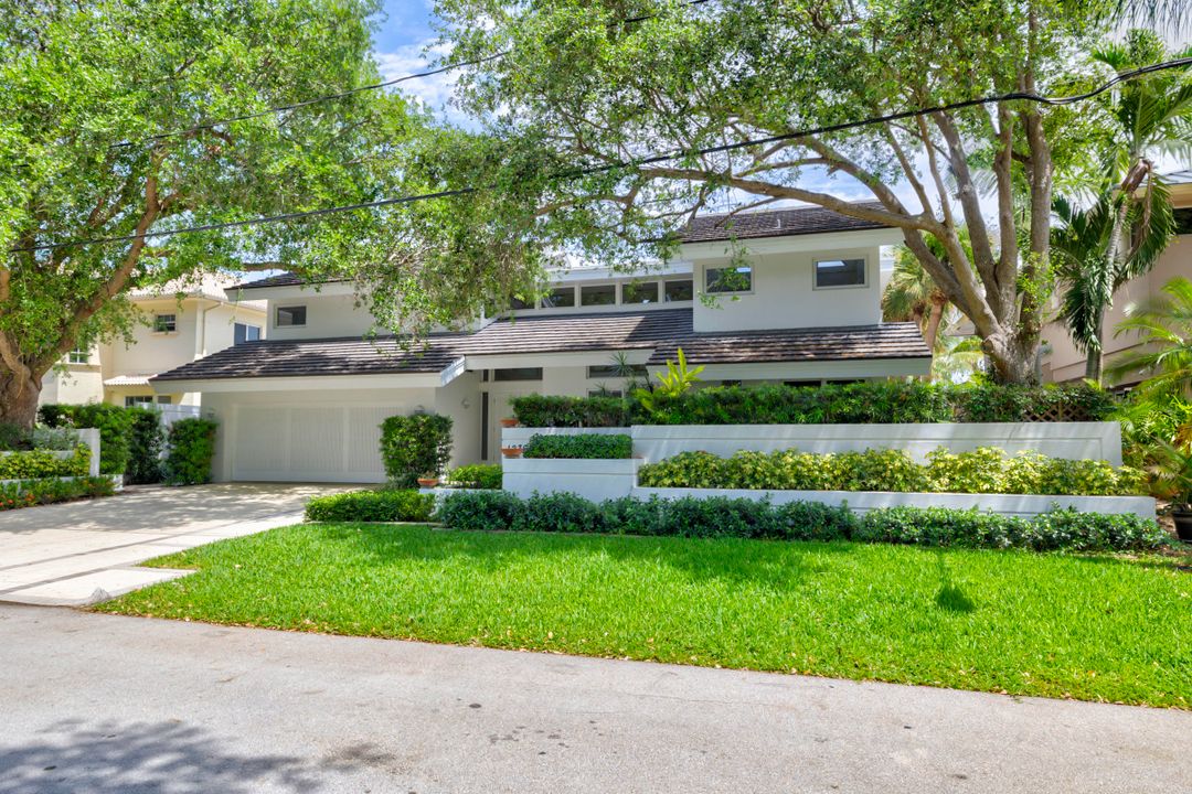 Recently Sold: $1,595,000 (3 beds, 3 baths, 3723 Square Feet)