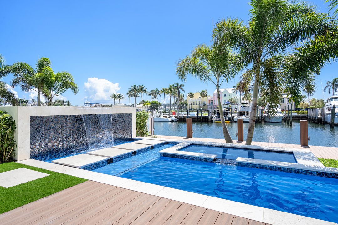 Recently Sold: $4,295,000 (4 beds, 5 baths, 4097 Square Feet)
