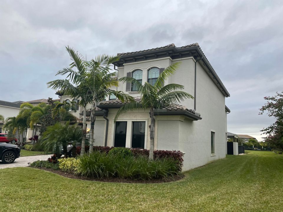Recently Sold: $1,649,000 (5 beds, 6 baths, 4783 Square Feet)