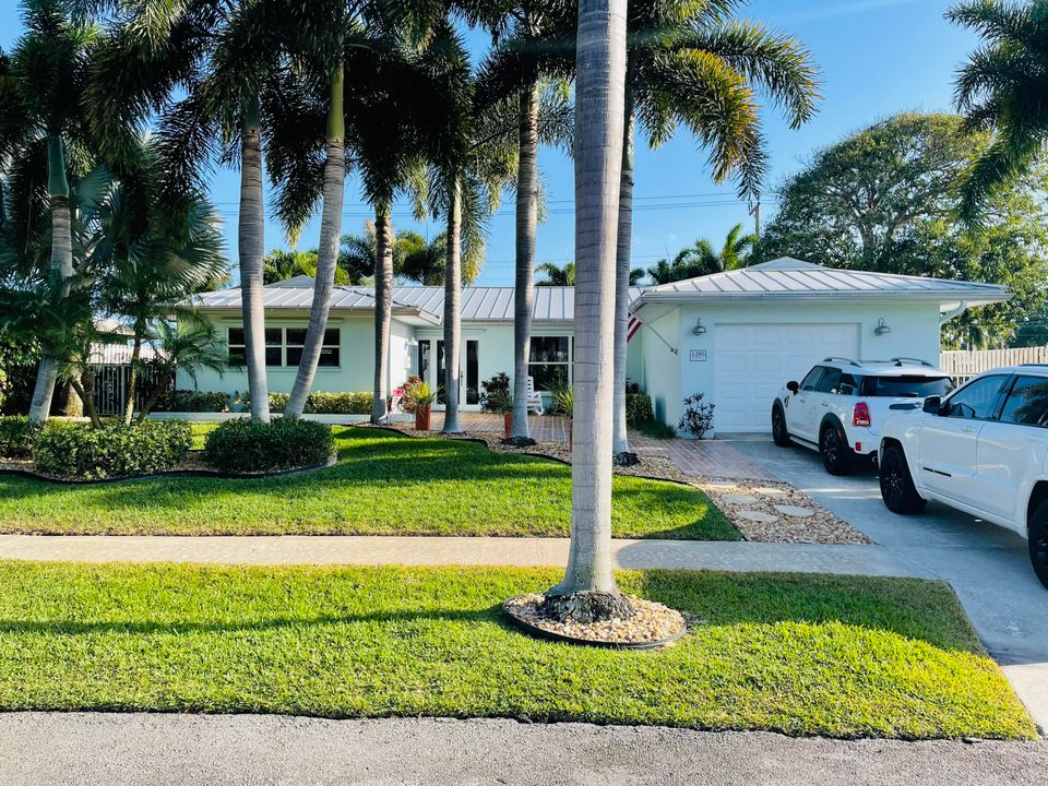 Recently Sold: $630,000 (2 beds, 2 baths, 1659 Square Feet)