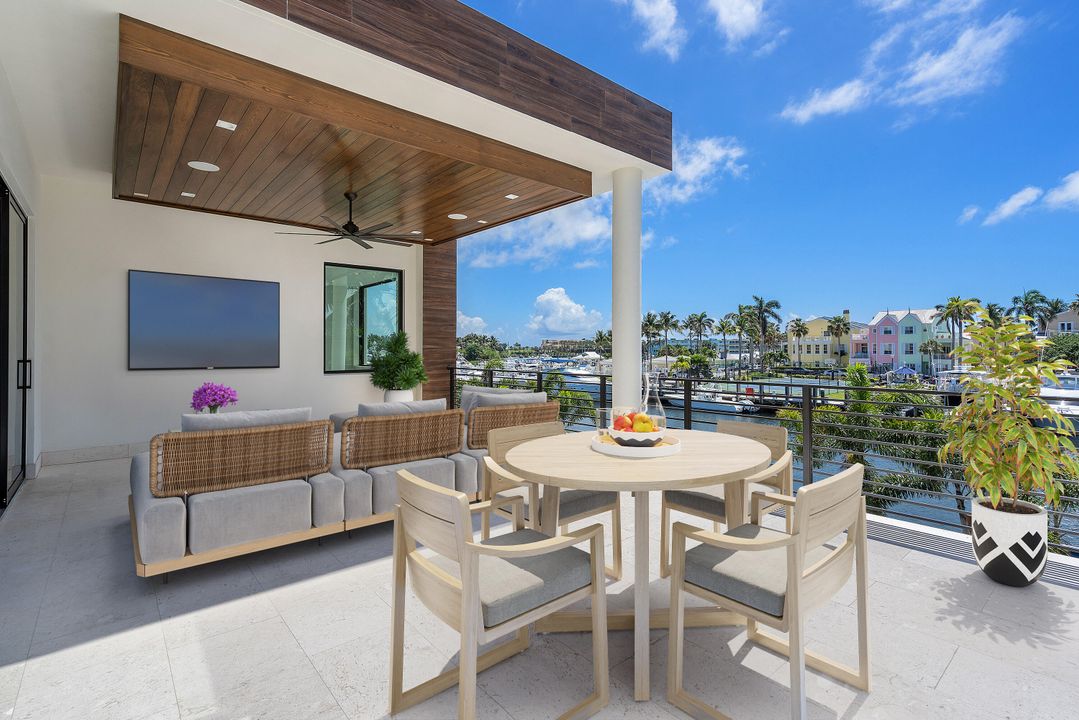 Recently Sold: $4,295,000 (4 beds, 5 baths, 4097 Square Feet)