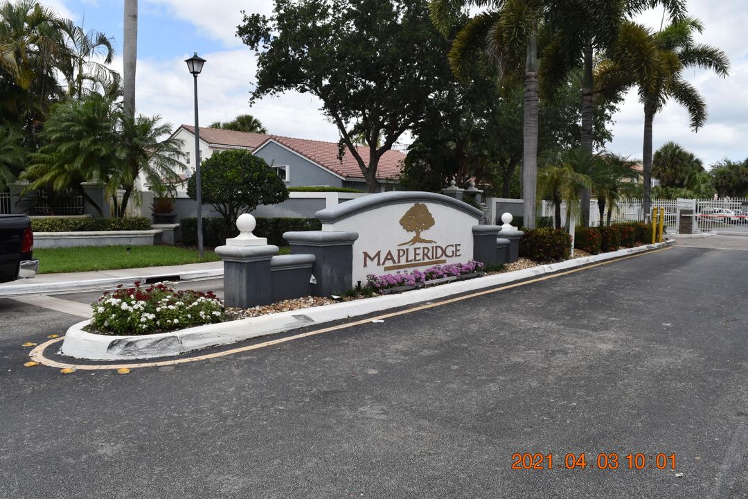 Recently Sold: $450,000 (2 beds, 2 baths, 1825 Square Feet)