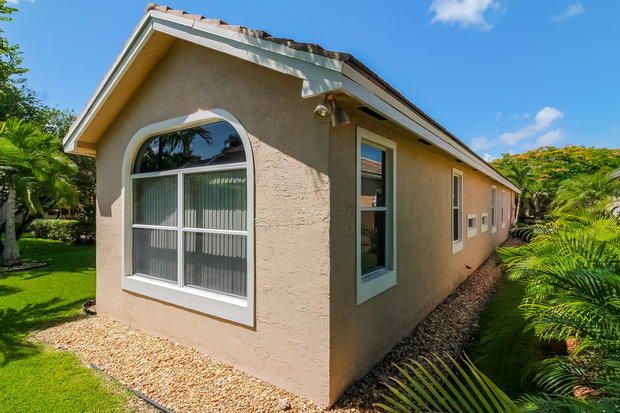Recently Rented: $3,280 (4 beds, 2 baths, 2033 Square Feet)