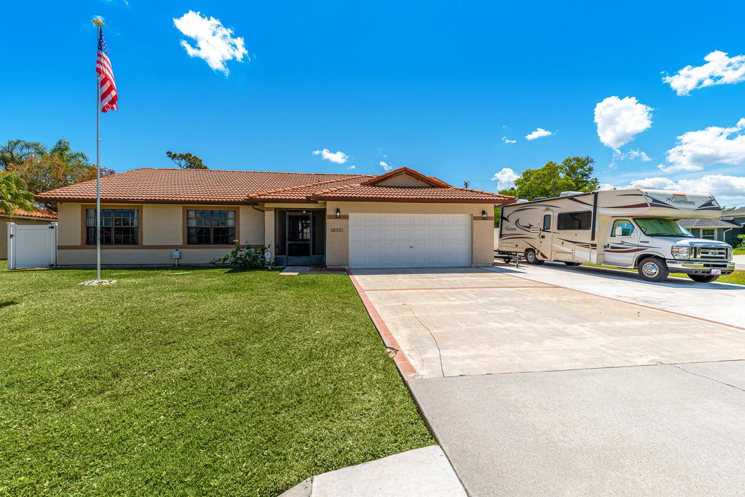 Recently Sold: $335,000 (3 beds, 2 baths, 1690 Square Feet)