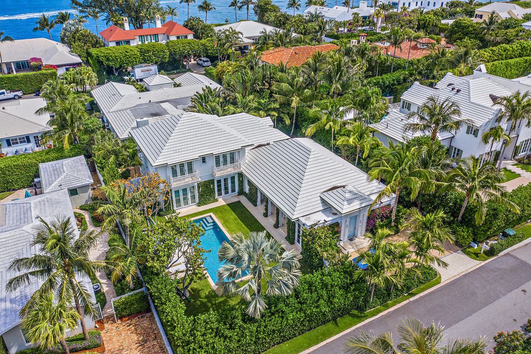 Recently Sold: $9,750,000 (5 beds, 5 baths, 3826 Square Feet)