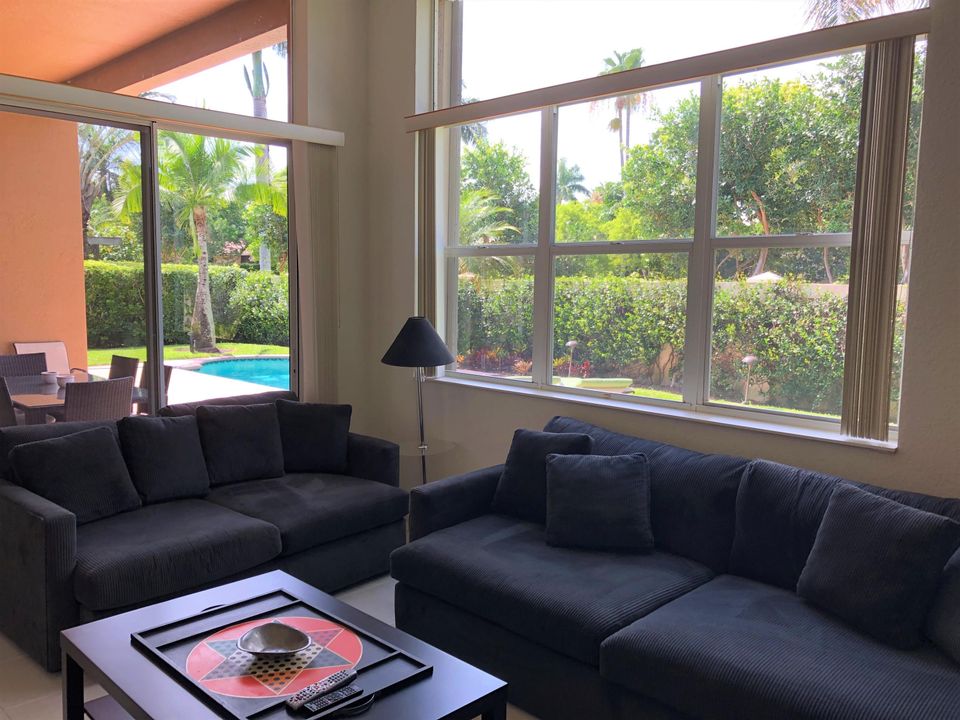 Recently Sold: $290,000 (3 beds, 2 baths, 1902 Square Feet)