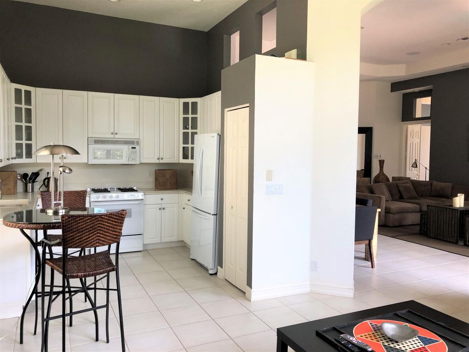 Recently Sold: $290,000 (3 beds, 2 baths, 1902 Square Feet)
