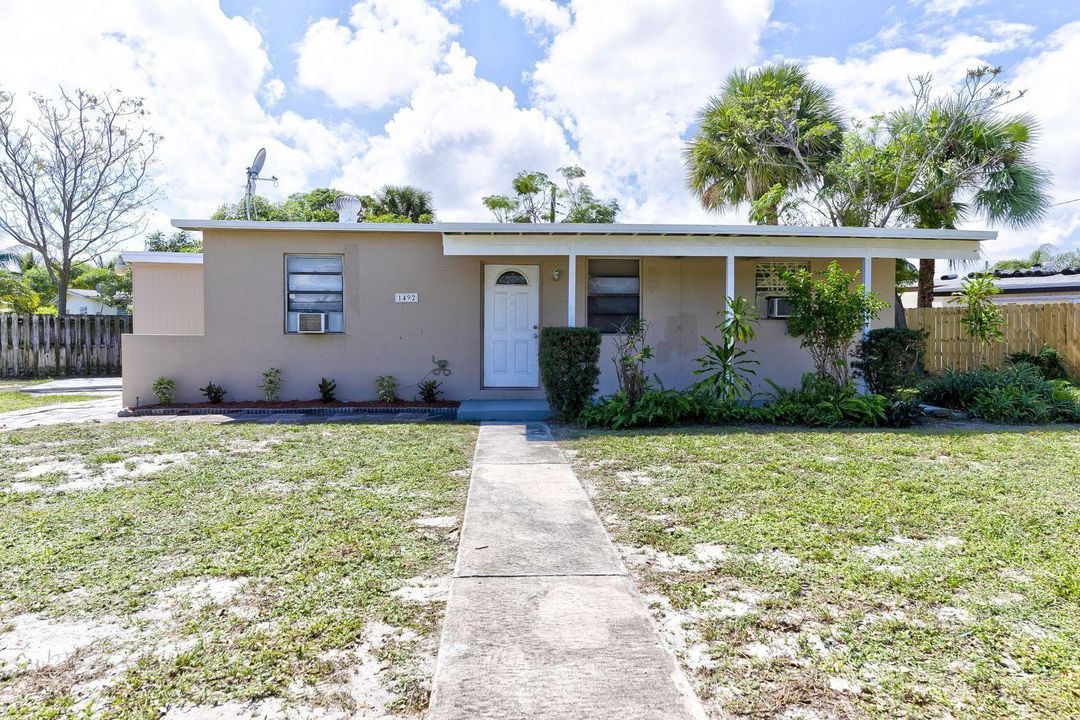 Recently Sold: $245,000 (3 beds, 2 baths, 1200 Square Feet)