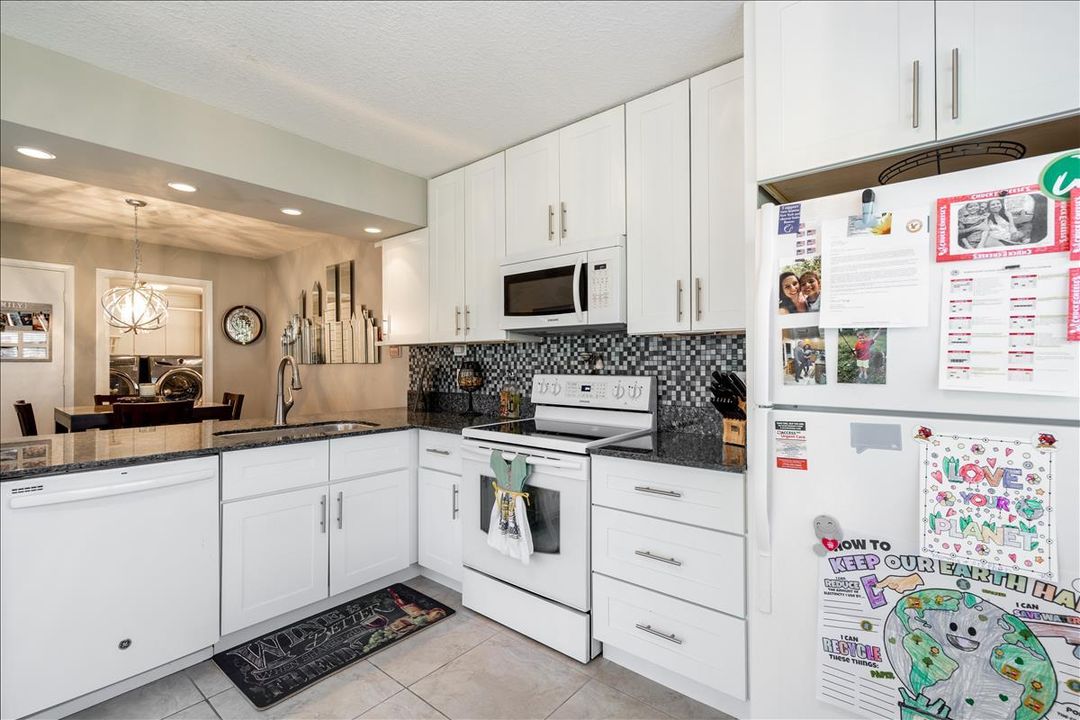 Recently Sold: $216,000 (2 beds, 2 baths, 1374 Square Feet)