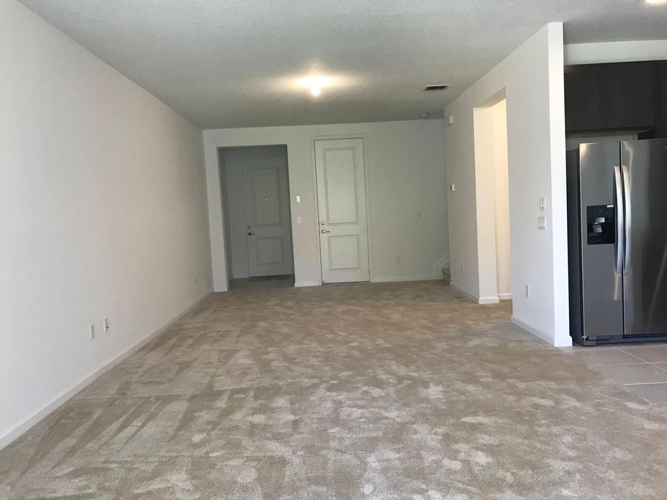 Recently Rented: $3,000 (3 beds, 2 baths, 2308 Square Feet)