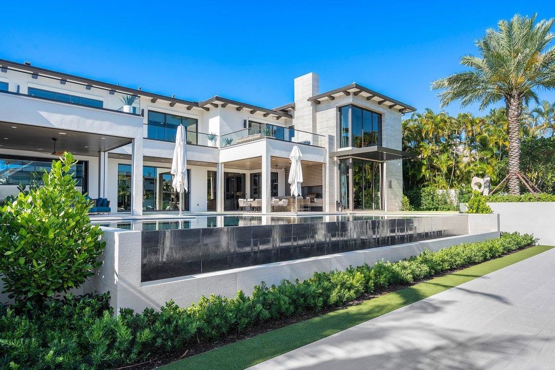 Recently Sold: $25,900,000 (7 beds, 8 baths, 8664 Square Feet)