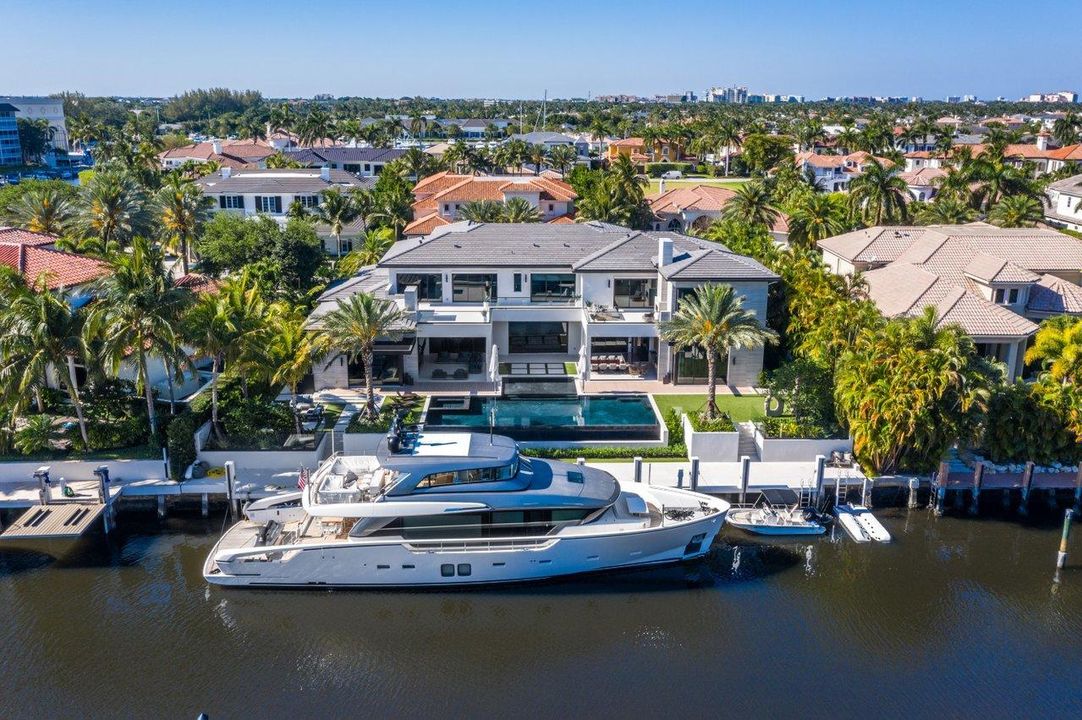 Recently Sold: $25,900,000 (7 beds, 8 baths, 8664 Square Feet)